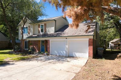3902 Brookgate Court, Arlington TX 76016 - Photo 2
