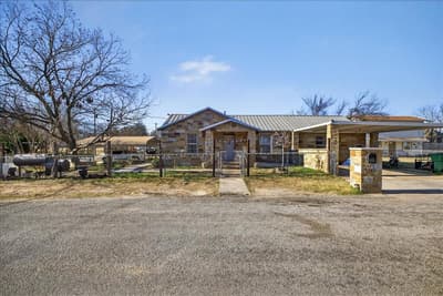 1310 N Estes Street, Stephenville TX 76401 - Photo 2