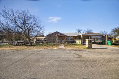 1310 N Estes Street, Stephenville TX 76401 - Photo 3