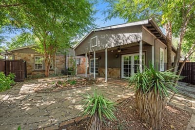 705 N Main Street, Grapevine TX 76051 - Photo 3