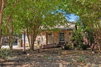 705 N Main Street, Grapevine TX 76051