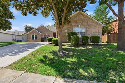 2813 Bradford Oaks Drive, McKinney TX 75071 - Photo 2