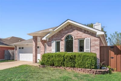 7016 Snowivy Court, Arlington TX 76001 - Photo 2