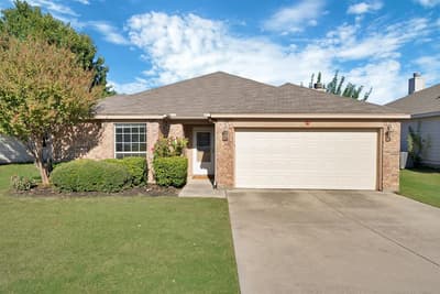 660 Rosario Lane, Fort Worth TX 76052 - Photo 2