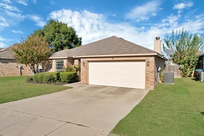 660 Rosario Lane, Fort Worth TX 76052 - Photo 3