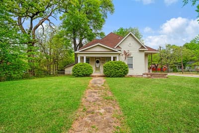 1363 Pine Bluff Street, Paris TX 75460
