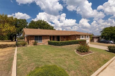 304 Lakeview Drive, Runaway Bay TX 76426 - Photo 3