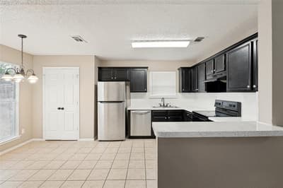 1512 Manitoba Lane, Glenn Heights TX 75154 - Photo 2