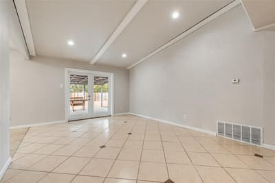 9829 GROVE OAKS Valley, Dallas TX 75217 - Photo 2