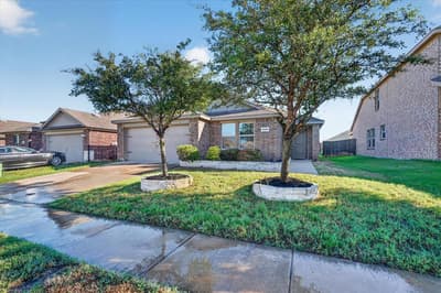 2428 Rosharon Drive, Forney TX 75126 - Photo 2