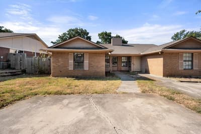 708 Woodland Court, Kennedale TX 76060