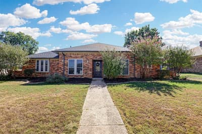 1910 Middle Glen Drive, Carrollton TX 75007 - Photo 2