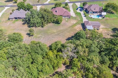 112 Meadow Arbor Drive, Weatherford TX 76085 - Photo 2