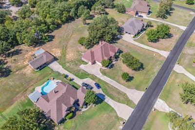 112 Meadow Arbor Drive, Weatherford TX 76085 - Photo 3