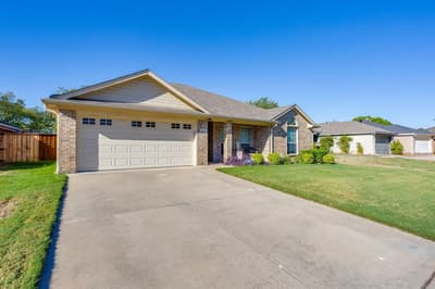 138 Adams Drive, Crowley TX 76036 - Photo 2