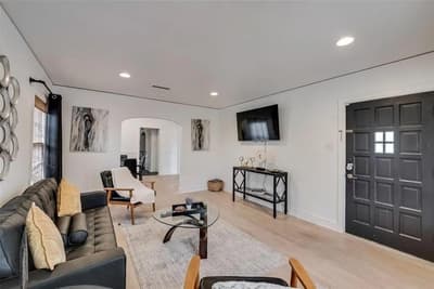 2707 Burlington Boulevard, Dallas TX 75211 - Photo 3