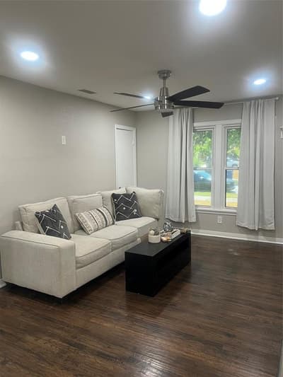 1021 E Russell Avenue, Carrollton TX 75006 - Photo 4