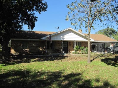 508 S Hovey Street, Chico TX 76431 - Photo 2