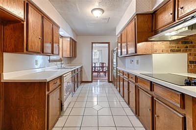 2909 Lee Park Drive, Irving TX 75062 - Photo 5