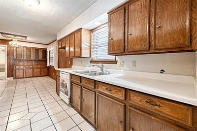 2909 Lee Park Drive, Irving TX 75062 - Photo 4