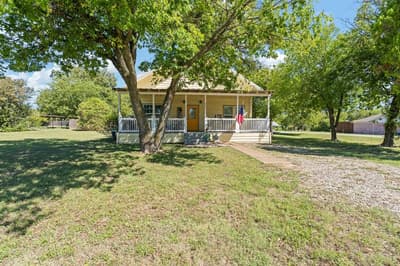 209 E Allen Avenue, Godley TX 76044