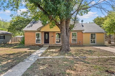 1126 W 7th Street, McGregor TX 76657
