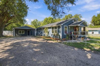 106 S Jernigan Street, Bells TX 75414 - Photo 2