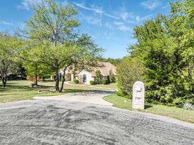 106 Woodhaven Court, Weatherford TX 76087 - Photo 2