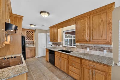 9733 Edgelake Drive, Dallas TX 75218 - Photo 4