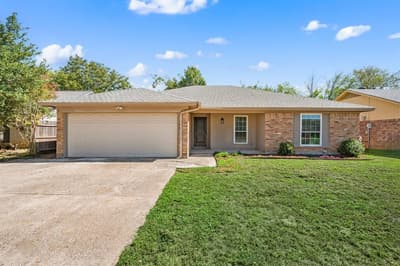 7512 Clover Lane, Watauga TX 76148