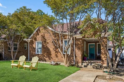 823 Kidd Springs Drive, Dallas TX 75208 - Photo 2
