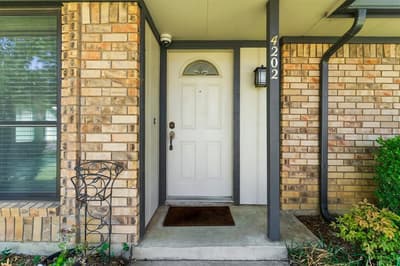 4202 Windhurst Drive, Arlington TX 76015 - Photo 5