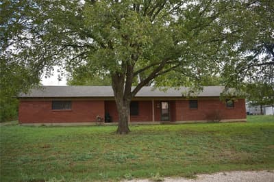 211 S College Street, Itasca TX 76055 - Photo 2