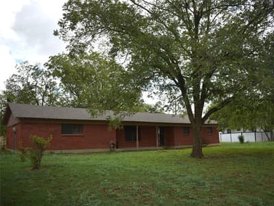 211 S College Street, Itasca TX 76055