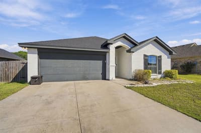 425 Stoneridge Drive, Hillsboro TX 76645 - Photo 2