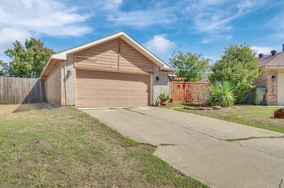 2129 Stradivarius Lane, Carrollton TX 75007 - Photo 2