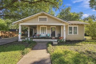 304 E McFarland Street, Grandview TX 76050