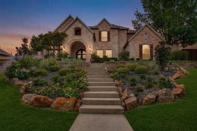 2614 Queen Elizabeth Boulevard, Lewisville TX 75056 - Photo 2
