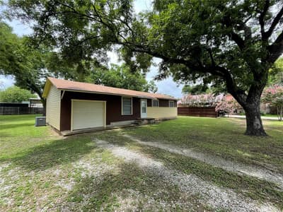 204 E 6th Street, Tolar TX 76476 - Photo 2