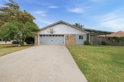 200 Lansford Drive, Benbrook TX 76126 - Photo 5