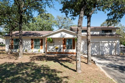 5775 Woodvine Court, Fort Worth TX 76140
