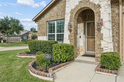 501 Neils Court, Arlington TX 76002 - Photo 4