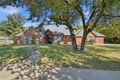 210 Saddle Club Road, Weatherford TX 76088