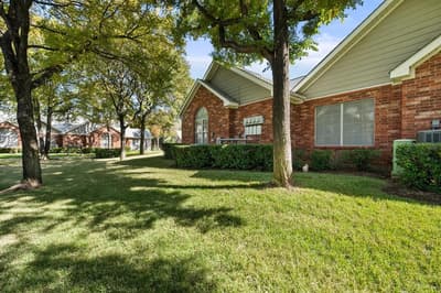 924 Bridges Drive, Arlington TX 76012 - Photo 2
