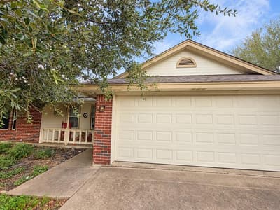 613 Sapphire Boulevard, Hewitt TX 76643 - Photo 2
