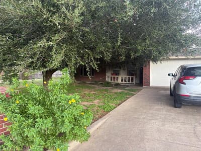 613 Sapphire Boulevard, Hewitt TX 76643 - Photo 3