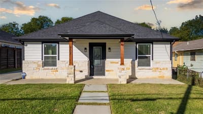 703 N Dwight Avenue, Dallas TX 75211