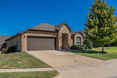 1032 Deer Valley Drive, Weatherford TX 76087 - Photo 2