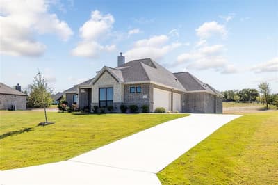 104 Oak Meadow Lane, Weatherford TX 76085 - Photo 2