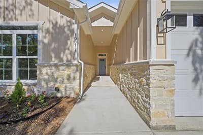 10011 Lansdowne Drive, Dallas TX 75217 - Photo 2